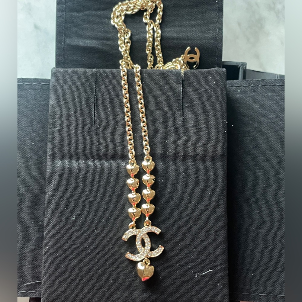 Auth nwt chanel necklace